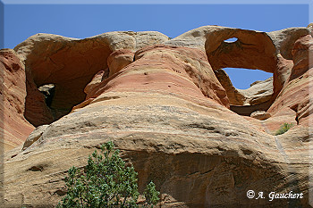 Hole-in-the-Bridge Arch